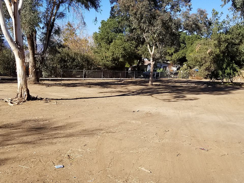 2nd image of 21200 Lemon St