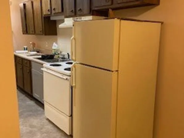 19 E State St. 10 Unit, 19 E State St #2, Hartford, WI 53027