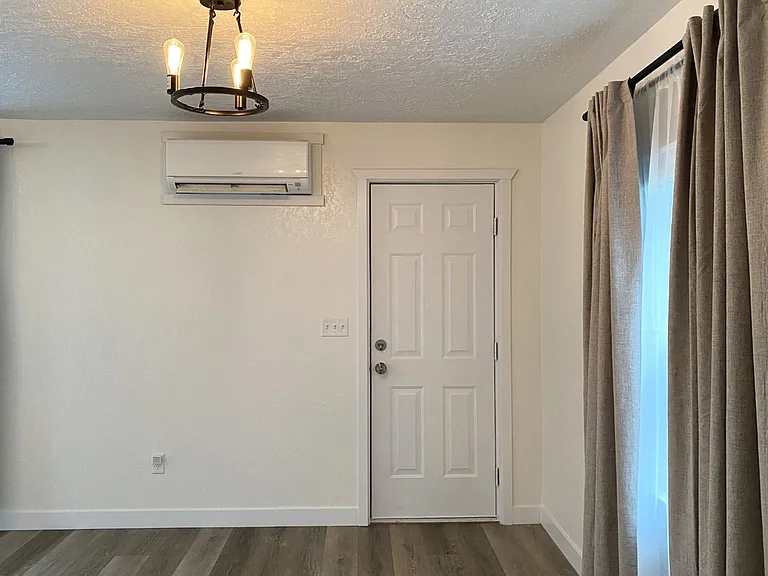 2220 E 12th St — Photo 3