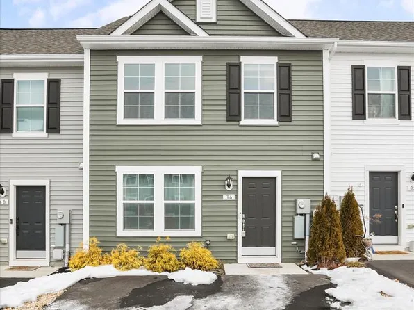 36 Gentle Breeze Dr, Bunker Hill, WV 25413