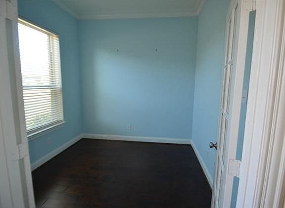 4th image of 703 Waterlane Dr