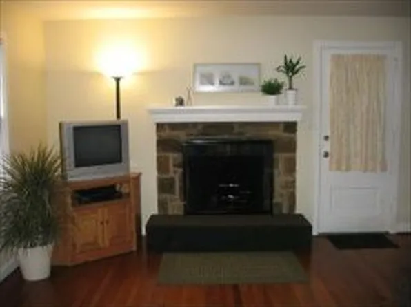 1009 Salisbury Ct, Lancaster, PA 17601