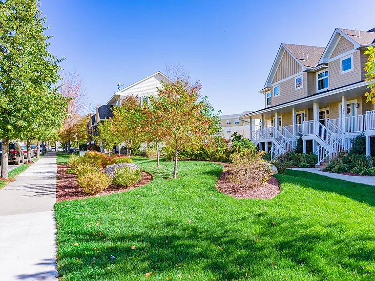 2976 Clover Ridge Dr — Photo 5