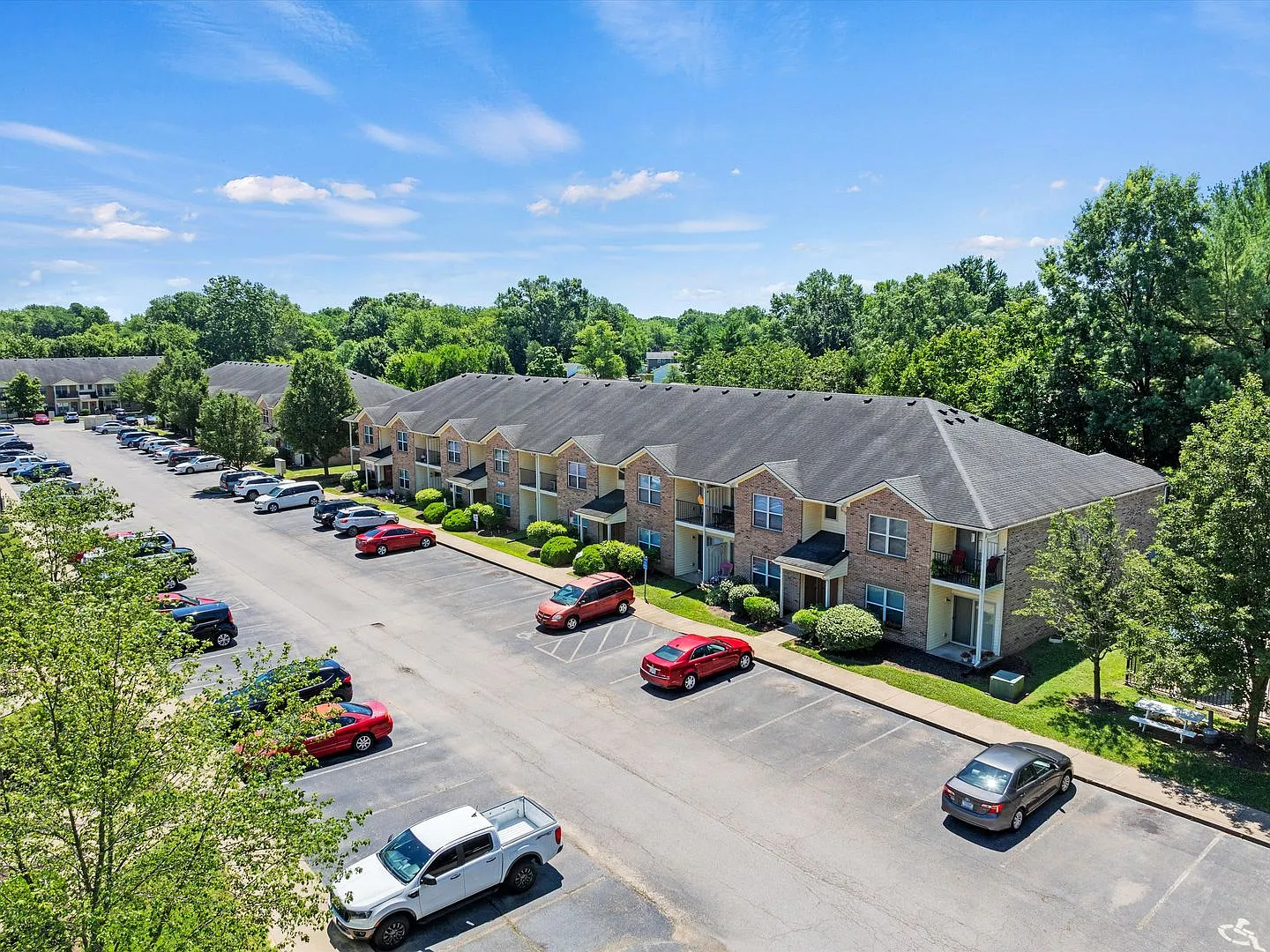 Minutes from Castle Schools Prime Location Newburgh Indiana 1 Bedroom — Photo 3