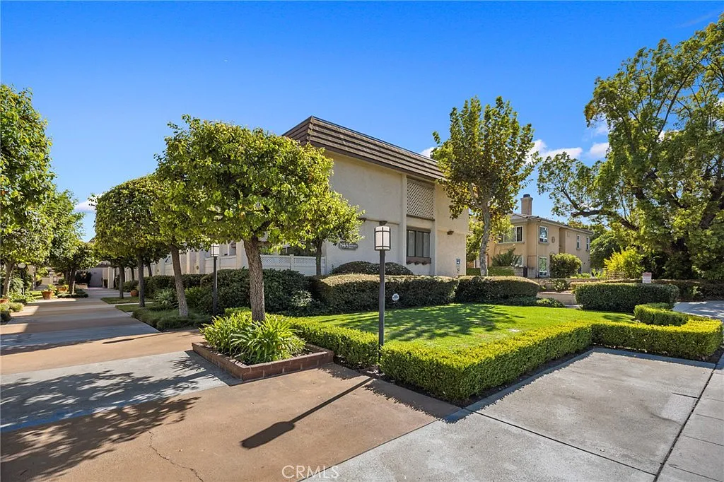 3 bed, 1585 sqft, $4,700 — Photo 3