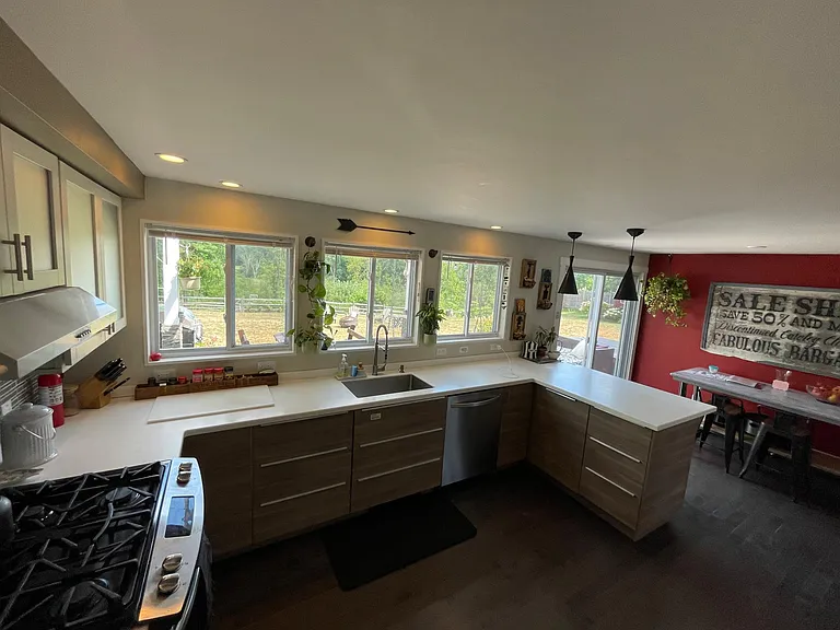 319 S Main St — Photo 18