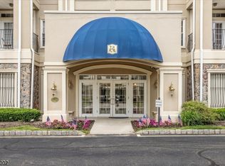 9206 Ravenscroft Rd #6, Clifton, NJ 07013