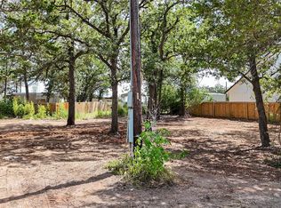 115 Eaglenest Ct, Smithville, TX 78957