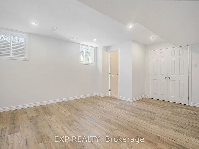 141 Maestro Ave — Photo 25