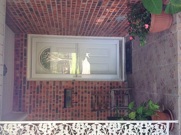 4th image of 213 SE Robert St