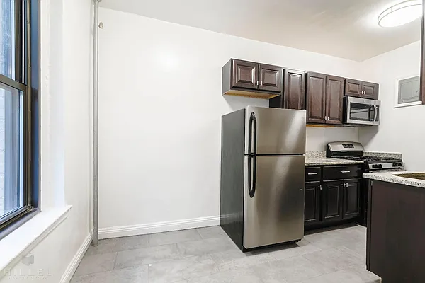 Rented by Hillel Realty Group | media 4