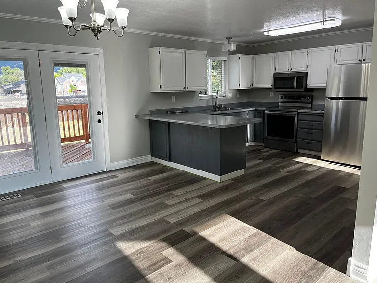 1442 N 900 W — Photo 4