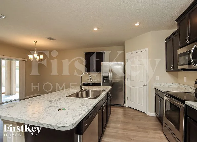 1125 Newton Cir — Photo 6