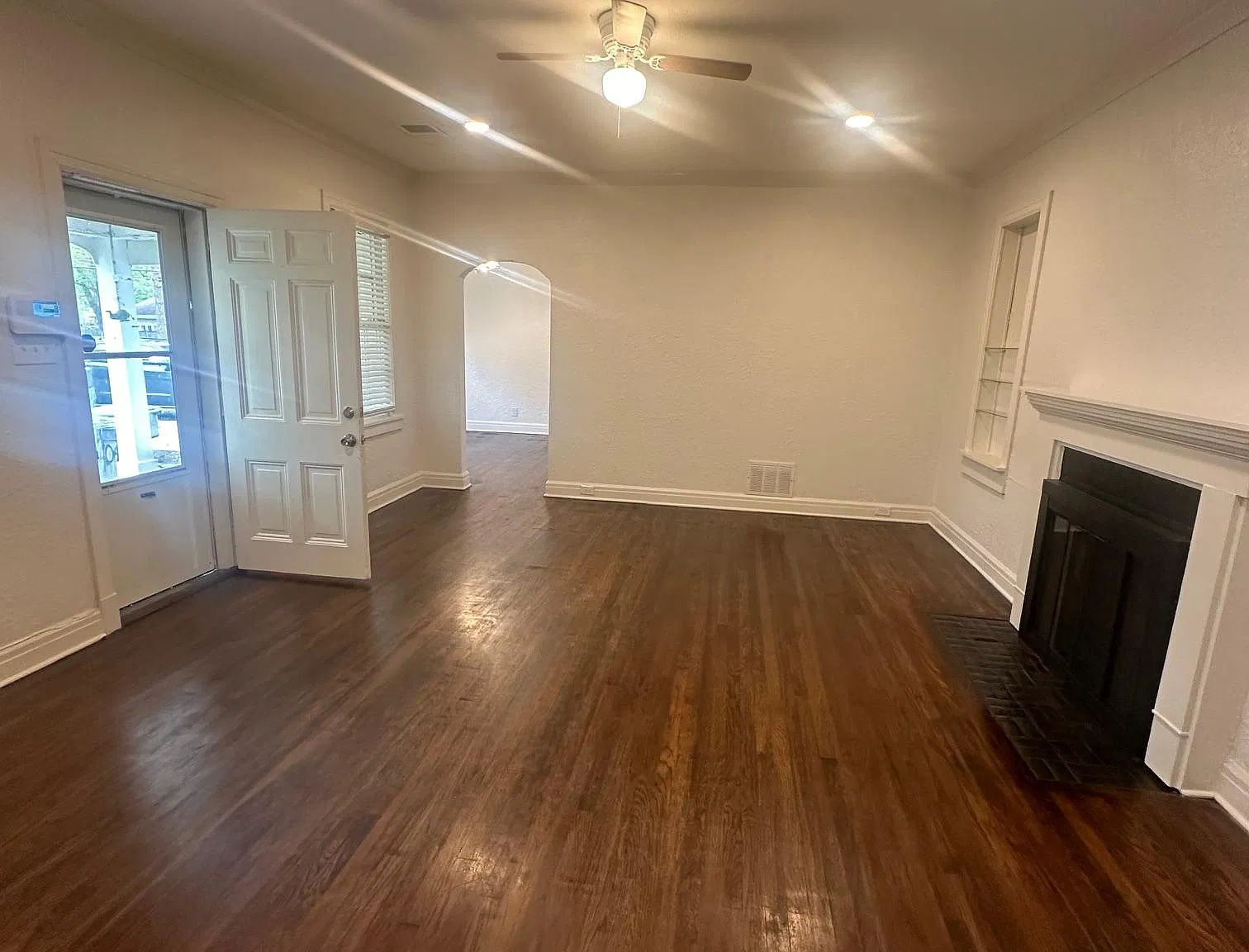 3 bed, 1701 sqft, $1,595 — Photo 1
