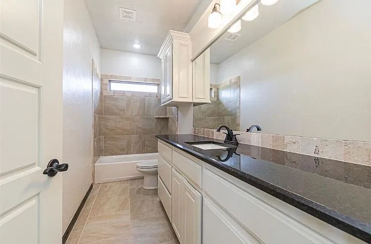 1110 Mount Pinchot Ave — Photo 16