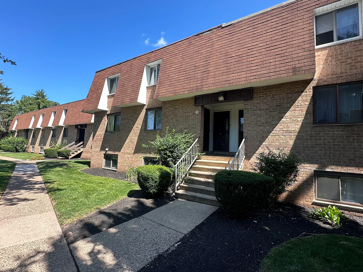 885 York Rd APT 20B photo 1