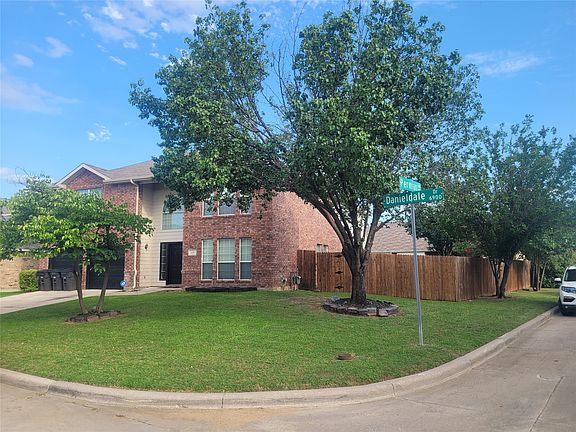 3rd image of 6920 Danieldale Dr