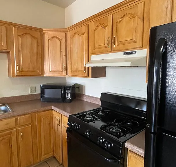 430 N Christine Ave — Photo 8