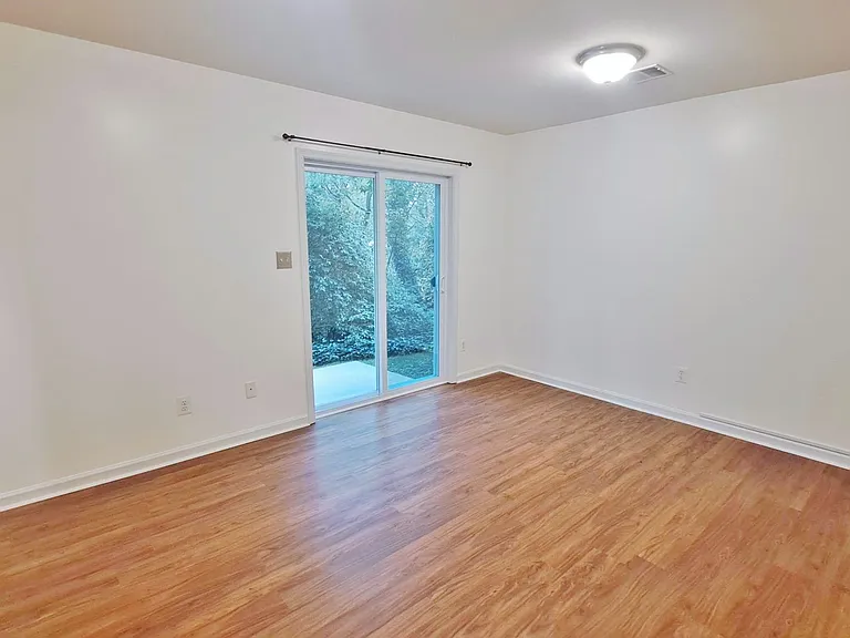 253 N Front St — Photo 40