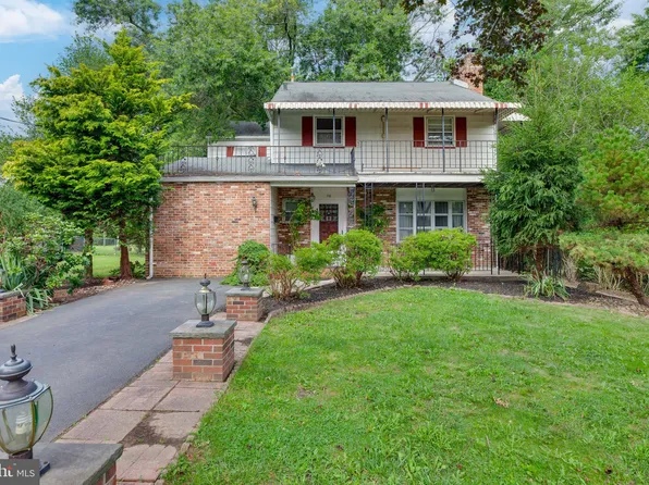 110 Dutch Neck Rd, Hightstown, NJ 08520