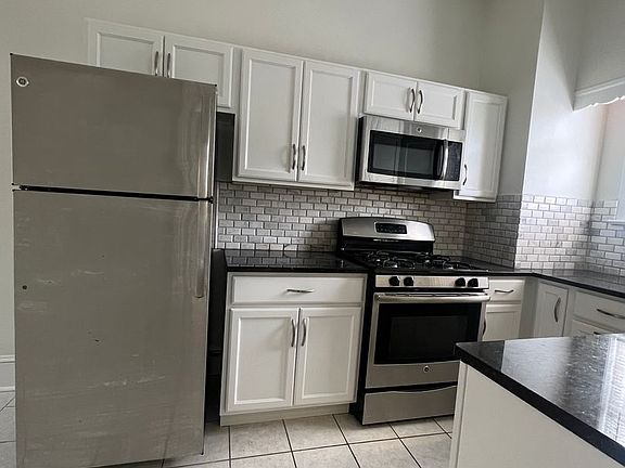2nd image of 15 N Washington St APT 1