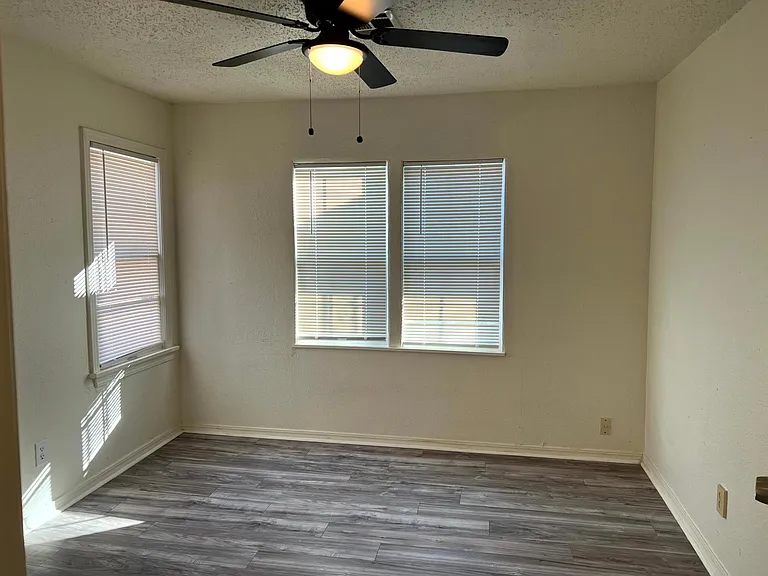 6037 NW 48th St — Photo 11
