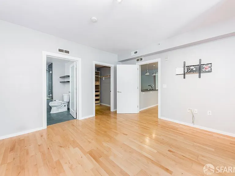 69 Clementina St #401 — Photo 15
