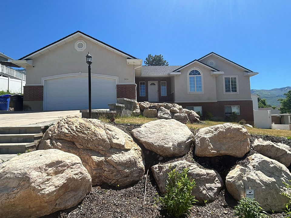 1st image of 3434 N Lakeview Dr #1