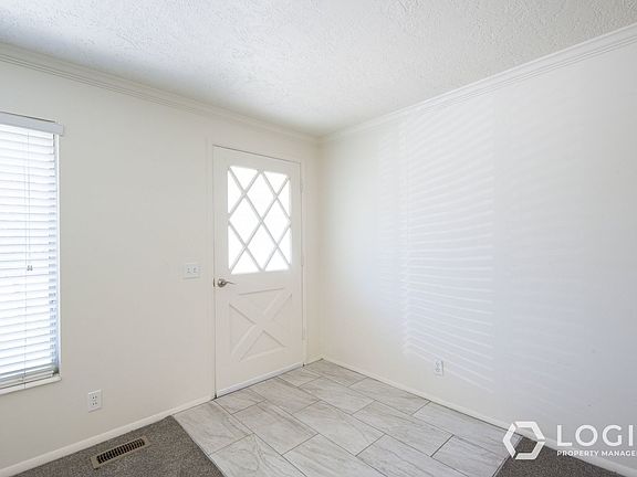 5th image of 1911 E Cecelia Cir