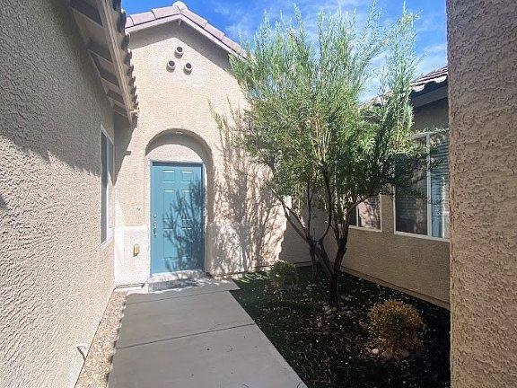 2nd image of 5174 Walbrook Ln