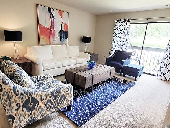 3rd image of 317 Lake Vista Cir #2B-2Ba-1116Sqft