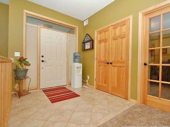 Spacious Foyer to Greet Guests