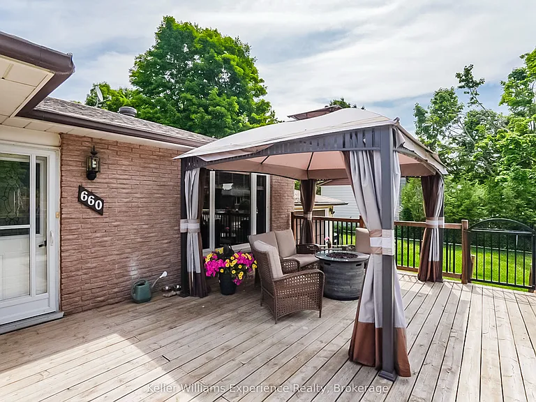 660 Harvey Ave — Photo 2