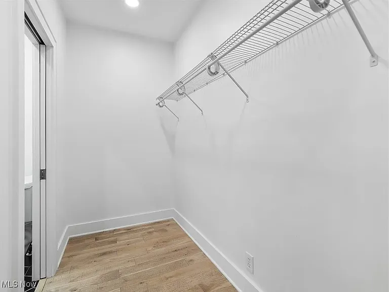 2295 Thurman Ave — Photo 16