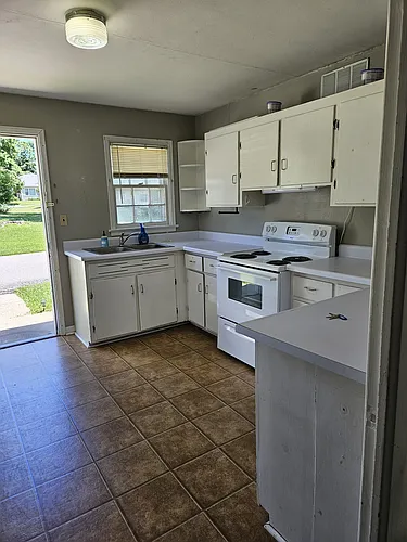 5050 Pulliam St #5050 Photo 1