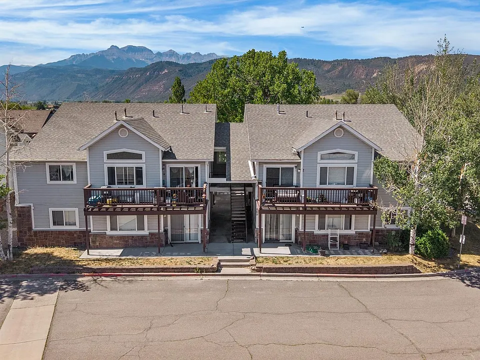 565 Redcliff Cir #102