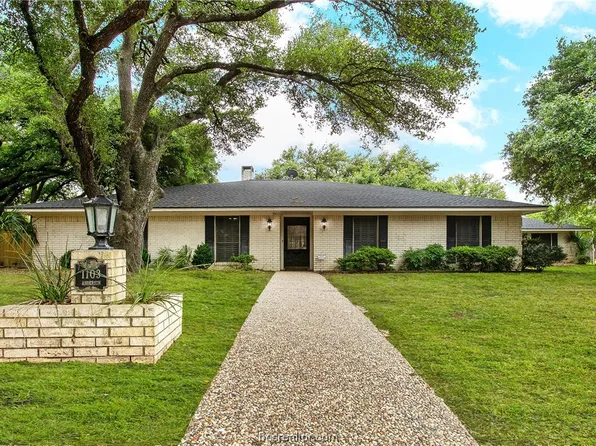 1103 Anderson St, Hearne, TX 77859