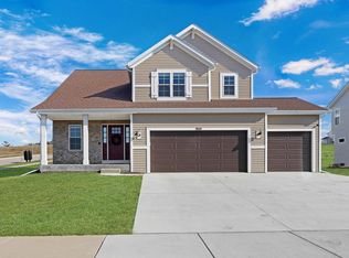 1500 Mud Lake Rd, Lake Mills, WI 53551