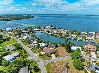 4717 Palmetto Point Dr, Palmetto, FL 34221