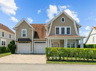 112 Newport Harbor Dr, Portsmouth, RI 02871