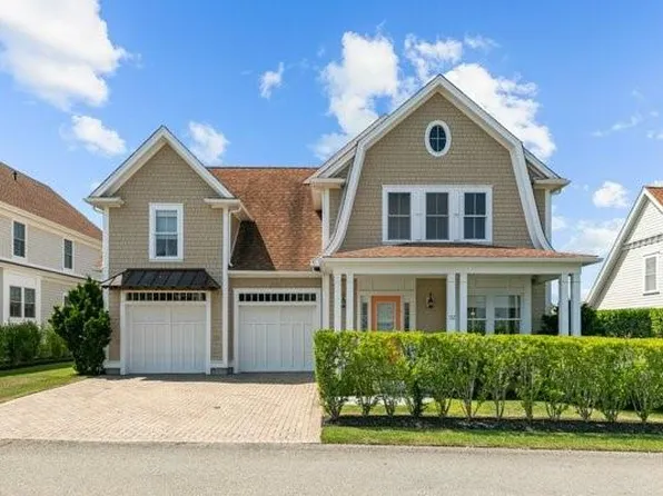 112 Newport Harbor Dr, Portsmouth, RI 02871