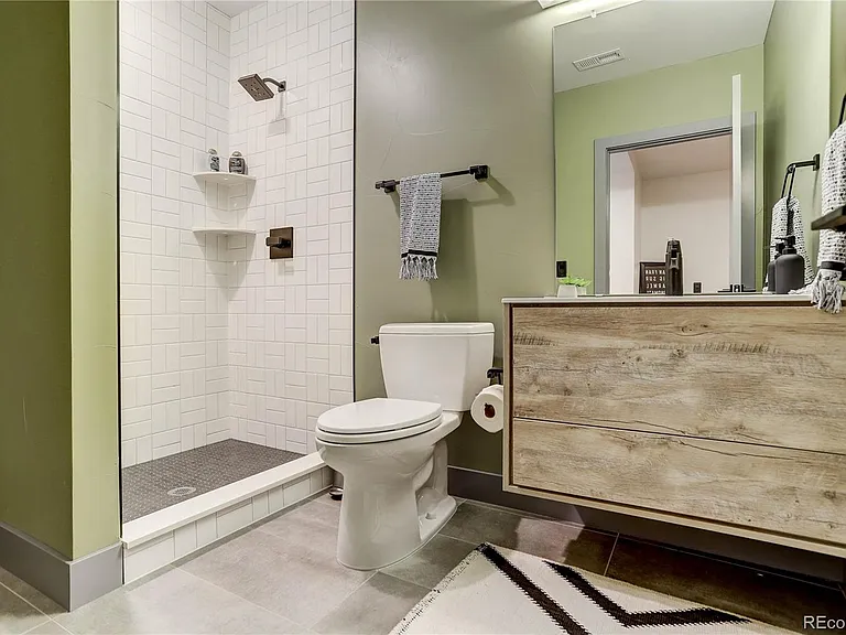 3440 Shoshone St — Photo 3