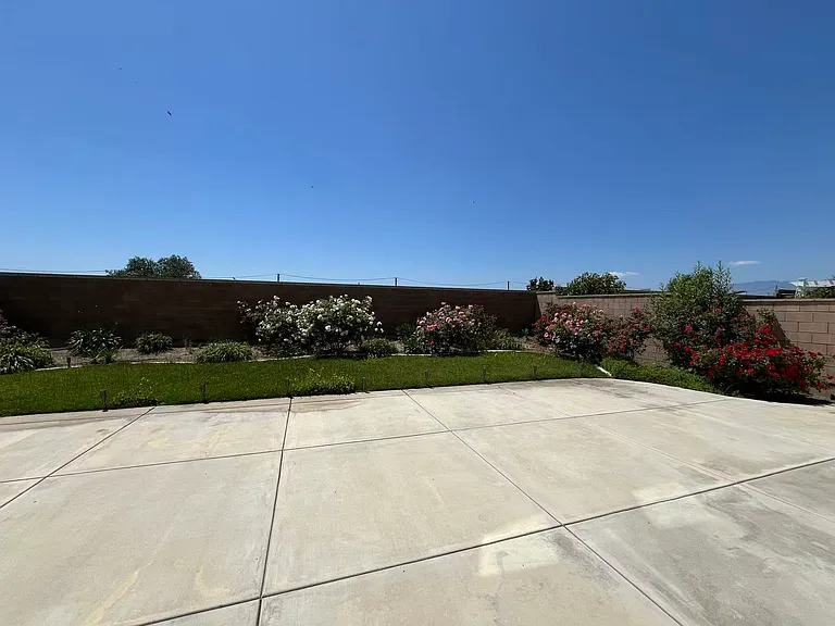 3198 S Newton Ave — Photo 14