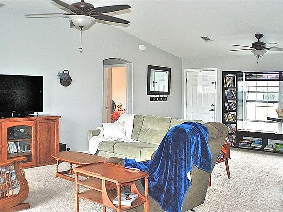 5th image of 9125 SE 57th Dr
