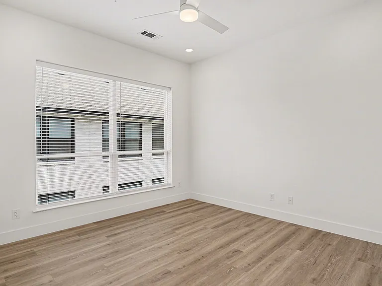 2217 N Fitzhugh Ave #206 — Photo 21
