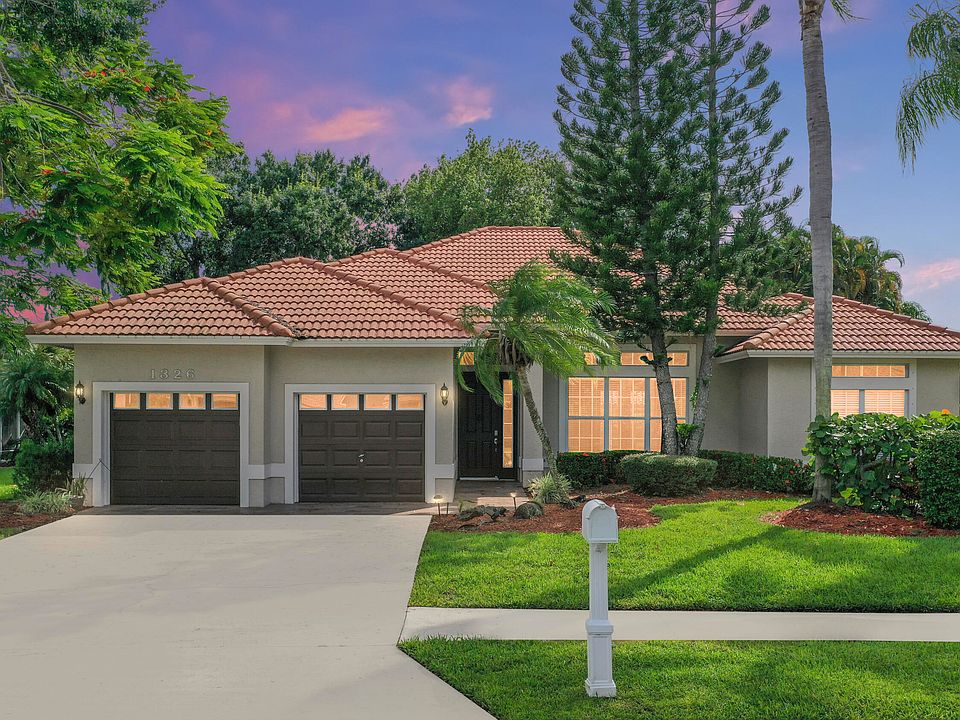 1st image of 1326 SW Briarwood Drive
