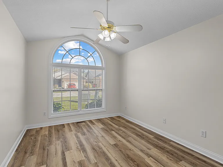261 Palmer Dr — Photo 16