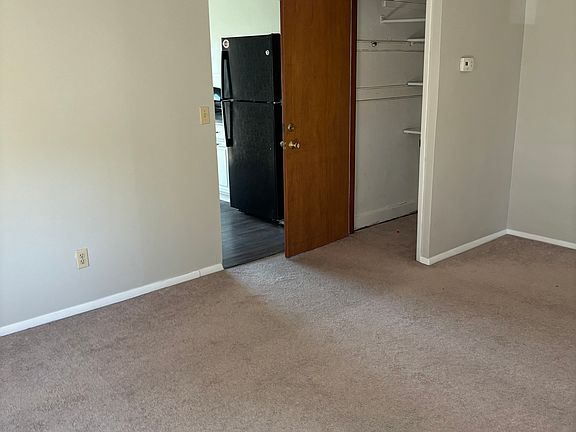 3rd image of 3743 Mount Vernon Ave #2
