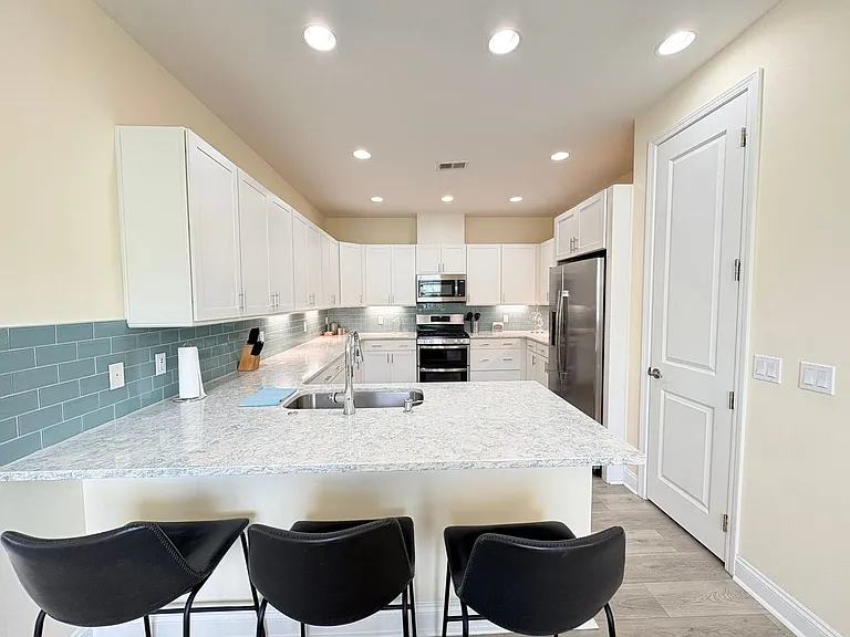 240 Margaritaville Ave S — Photo 25