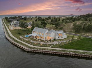 6736 Saugatuck Beach Rd, Saugatuck, MI 49453